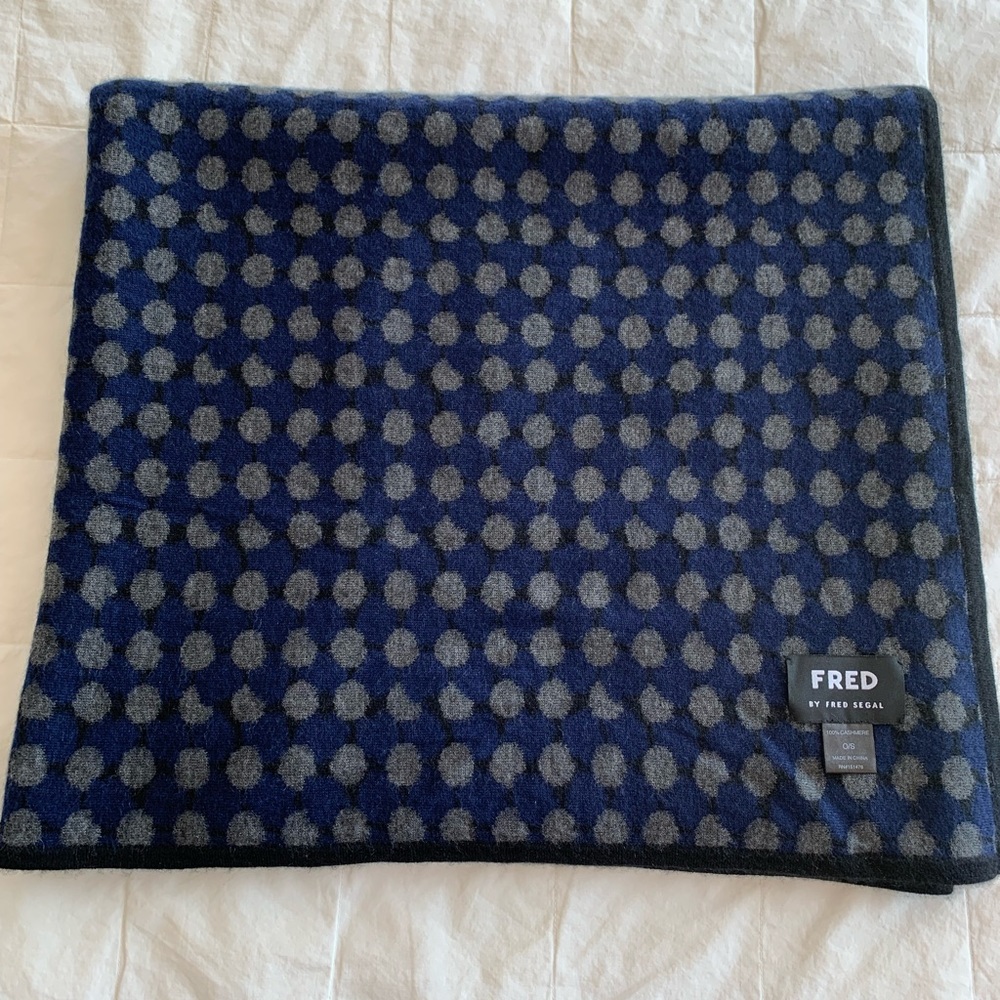 FRED By Fred Segal 100% Cashmere Shawl/Wrap Black/Navy/Grey 32x72